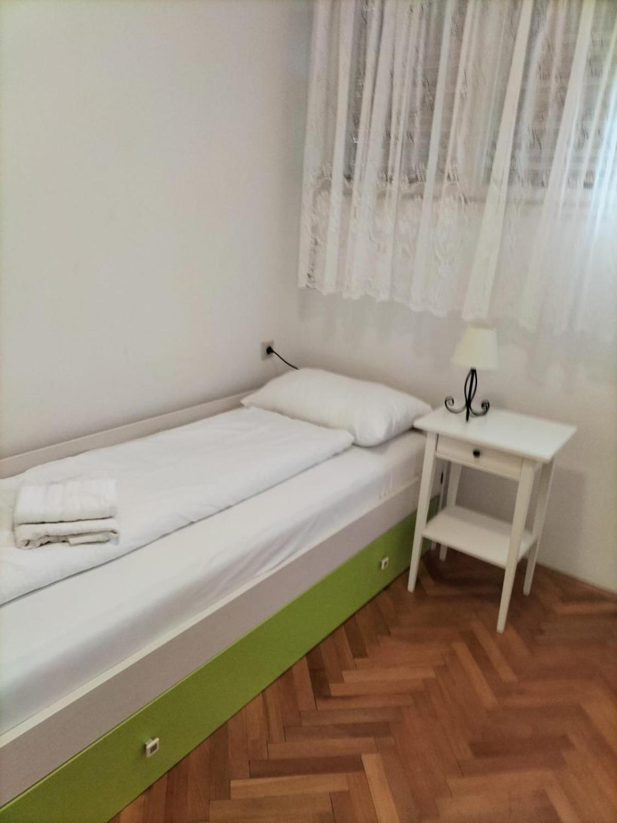 Apartment Omiska Спліт Екстер'єр фото